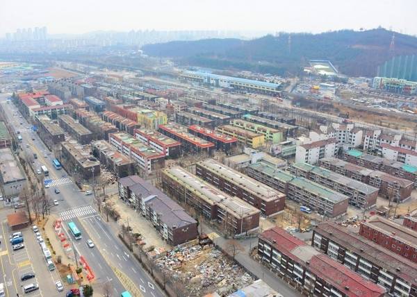 단독(다가구)·다세대주택이 밀집된 안산 원곡동 전경. /안산시 제공