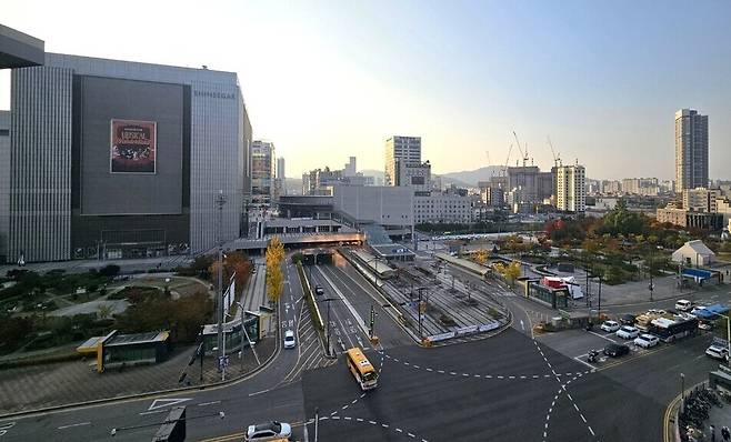 ▲ 지난 9월 시가 도시공간재구조화 용역이 착수한 의정부역 앞 근린공원 모습.