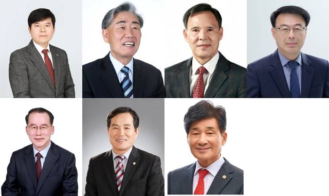 위 왼쪽부터) 안병만 전 우송정보대학교 교수, 이왕식 전 경북도의원, 이영훈 전 청와대 행정관, 이충원 경북도의원, 장근호 전 의성경찰서장, 최유철 전 의성군의회 의장, 최태림 경북도의원