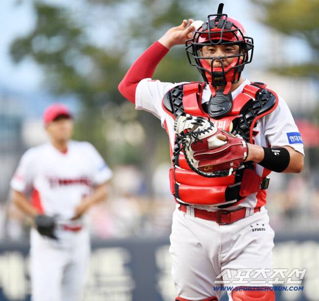 2023 KBO리그 KIA 타이거즈와 LG 트윈스의 경기가 9일 광주기아챔피언스필드에서 열렸다. KIA 포수 한승택이 몸을 풀고 있다. 광주=박재만 기자pjm@sportschosun.com/2023.09.09/