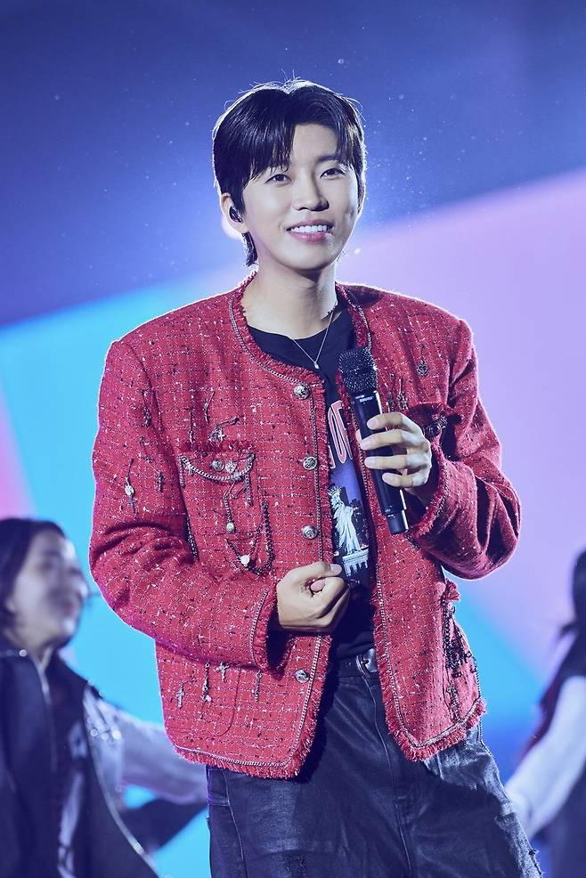 임영웅의 ‘IM HERO’ 서울 콘서트가 오는 30일 티빙을 통해 전 국민 무료 생중계된다. 인천에 이어 대구 공연도 예정돼 있으며, 정규 2집 기반의 새 무대와 다채로운 퍼포먼스가 팬들의 기대를 모은다. ⓒ뉴시스