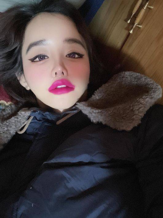 박봄 SNS