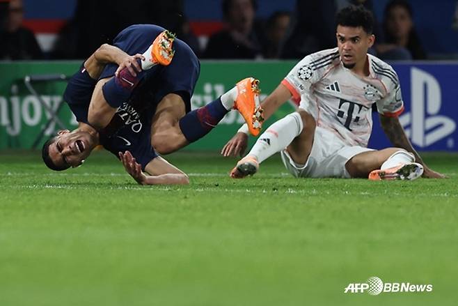 아슈라프 하키미(왼쪽)와 루이스 디아스. /AFPBBNews=뉴스1