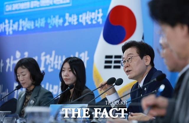 이재명 대통령이 7일 대전 국립중앙과학관에서 열린 '다시 과학기술인을 꿈꾸는 대한민국' 국민보고회에서 발언하고 있다. /뉴시스