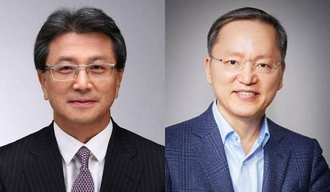 (왼쪽부터) 정현호 삼성전자 회장 보좌역, 박학규 사업지원TF장.