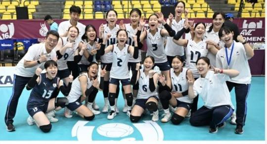 U-16 아시아선수권에 참가한 한국 U-16 여자배구 대표팀 / 사진=AVC 홈피 캡처. 연합뉴스