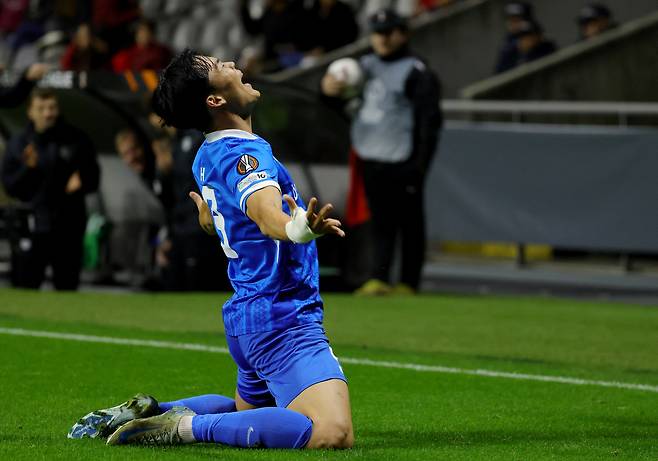 오현규가 7일 골을 넣은 뒤 세리머니를 하고 있다. 로이터