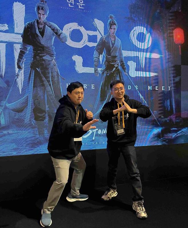 사진 왼쪽부터 넷이즈게임즈 한국 홍보총괄 겸 퍼블리싱 총괄 이세영 이사, 연운 퍼블리싱 총괄 에릭 정 (사진=넷이즈게임즈 제 *재판매 및 DB 금지