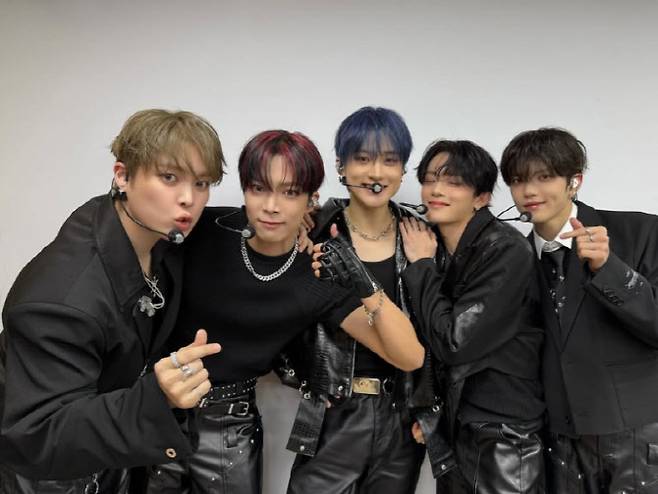 그룹 베리베리. 왼쪽부터 연호, 동헌, 용승, 강민, 계현(사진=베리베리 SNS)