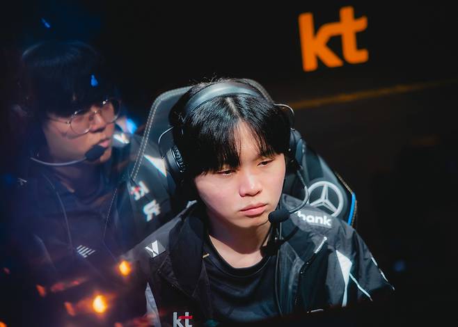 ‘비디디’ 곽보성이 9일(한국시간) 중국 청두 동안호 스포츠파크에서 열린 ‘2025 리그오브레전드 월드챔피언십(롤드컵)’ 결승을 준비하고 있다. 사진 | 라이엇 게임즈