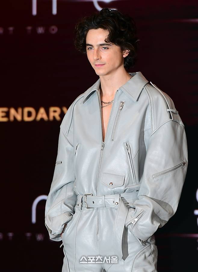 티모시 살라메가 21일 여의도 콘래드호텔에서 열린 영화 ‘듄: 파트2’ 내한 프레스컨퍼런스에서 포토타임을 갖고 있다. 출연: 티모시 샬라메, 젠데이아, 오스틴 버틀러, 스텔란 스카스가드, 감독: 드니 빌뇌브 . 2024.02.21. 강영조 기자 kanjo@sportsseoul.com