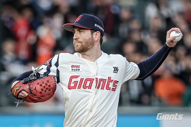 ▲ 어깨 부상 여파로 롯데에서 퇴출된 반즈는 미국으로 돌아갔으나 메이저리그 복귀를 이루지는 못했다 ⓒ롯데 자이언츠