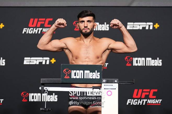▲ UFC 라이트급 랭킹 2위 아르만 사루키안.