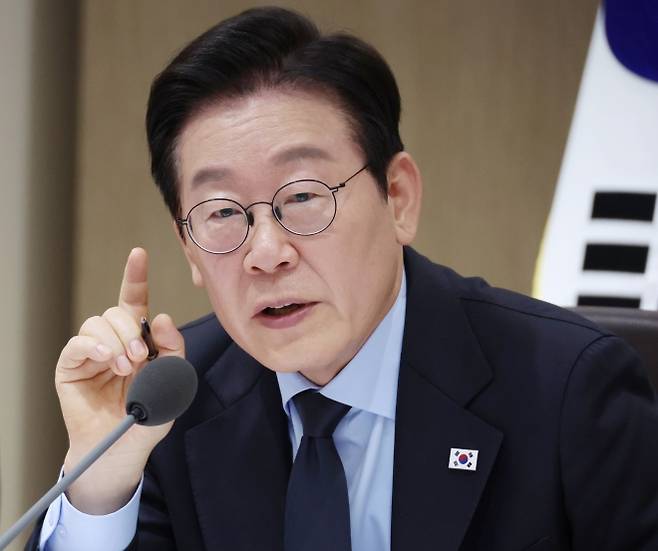 국무회의 주재하는 이재명 대통령 - 이재명 대통령이 11일 용산 대통령실에서 열린 국무회의를 주재하고 있다. 2025.11.11 연합뉴스