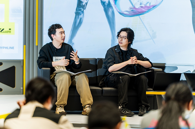 루아 전투 및 시스템 리드 디자이너와 해묘 PD(제공=그리프라인).