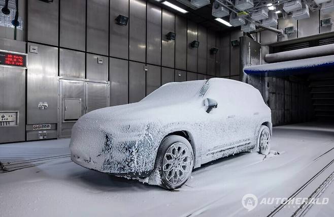 벤츠는 신형 GLB에 대해 혹한 테스트를 진행했다고 밝혔다(출처: 벤츠)