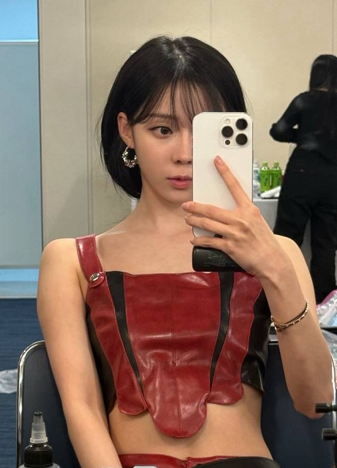 사진=윈터 SNS.