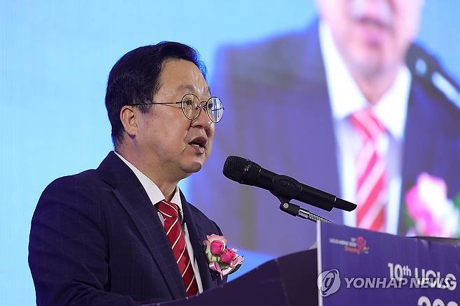 축사하는 이장우 대전광역시장 (고양=연합뉴스) 임병식 기자 = 25일 경기도 고양시 킨텍스에서 열린 제10차 세계지방정부연합 아시아·태평양지부(UCLG ASPAC) 고양 총회 개막식에서 이장우 대전광역시장이 축사하고 있다. 2025.9.25 andphotodo@yna.co.kr