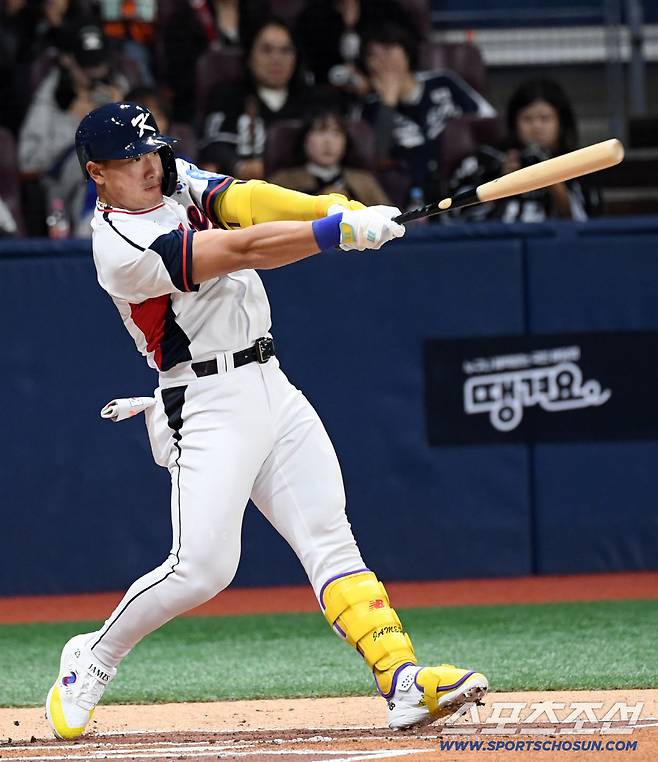 2025 K-BASEBALL SERIES 대한민국과 체코의 평가전이 8일 고척스카이돔에서 열렸다. 안현민이 타격을 하고 있다. 고척=박재만 기자 pjm@sportschosun.com/2025.11.08/