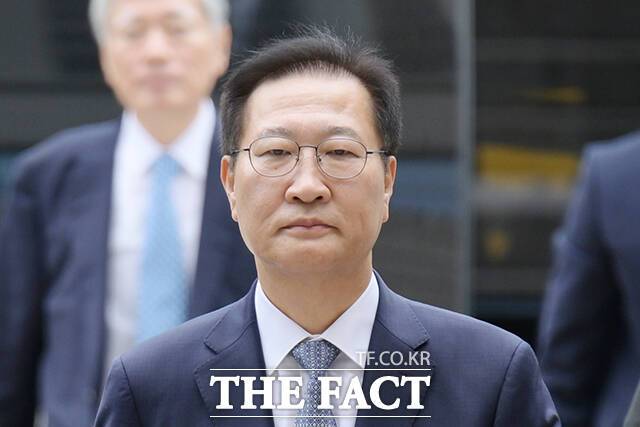 12·3 비상계엄 선포를 방조·가담한 혐의를 받는 박성재 전 법무부 장관이 14일 오전 서울 서초구 서울중앙지방법원에서 열린 구속 전 피의자 심문(영장실질심사)에 출석하고 있다. /서울중앙지법=장윤석 기자