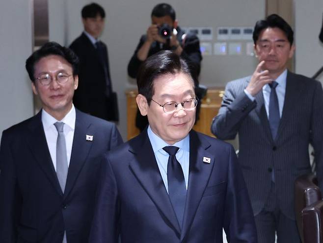 이재명 대통령이 지난 11일 용산 대통령실에서 국무회의에 입장하고 있다. ⓒ연합뉴스