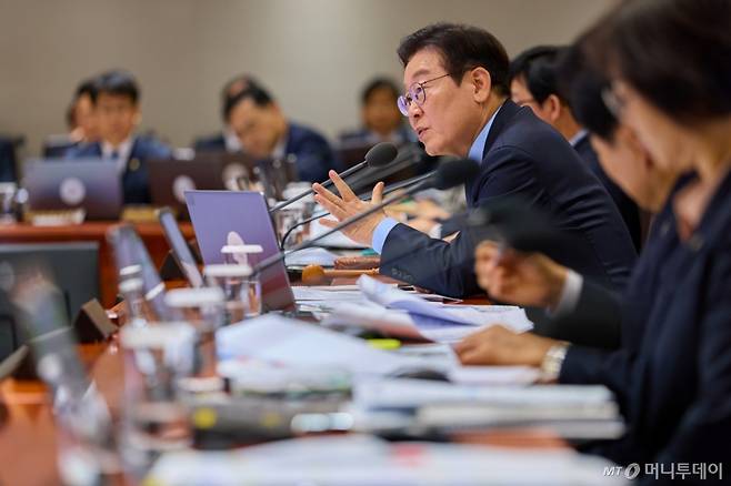 (서울=뉴스1) 허경 기자 = 이재명 대통령이 11일 서울 용산 대통령실 청사에서 열린 국무회의에서 발언하고 있다. (대통령실 제공. 재판매 및 DB 금지) 2025.11.11/뉴스1 Copyright (C) 뉴스1. All rights reserved. 무단 전재 및 재배포, AI학습 이용 금지. /사진=(서울=뉴스1) 허경 기자