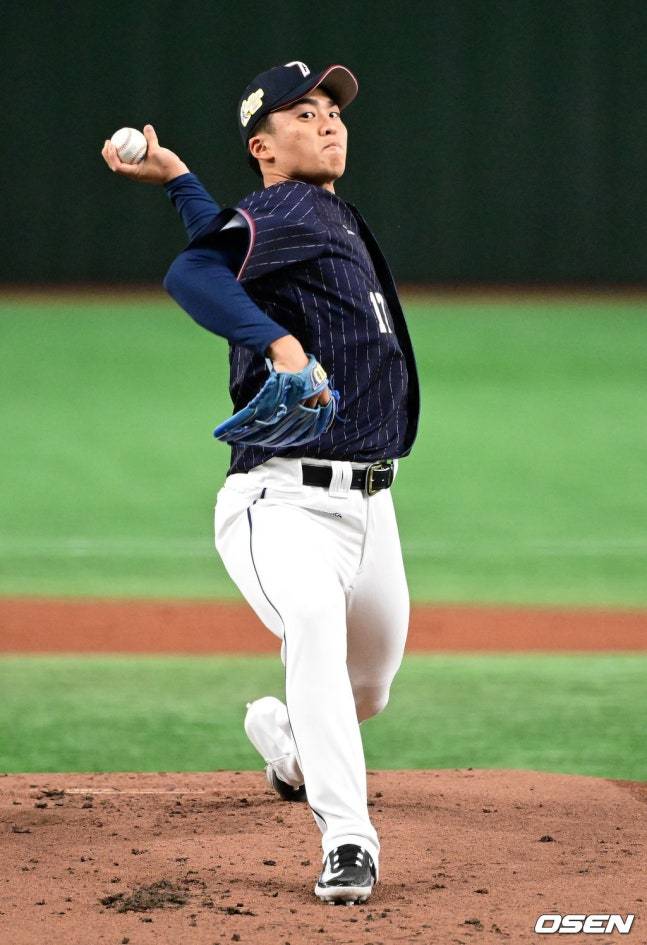 2023년 11월 18일 오후 일본 도쿄돔에서 열린 '2023 아시아프로야구챔피언십(APBC)' 대한민국과 대만의 경기에서 대만 선발 왕옌청이 역투하고 있다.