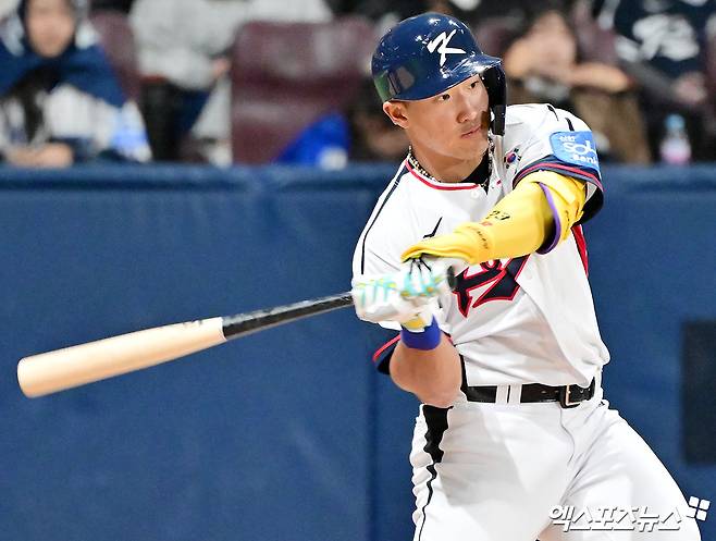지난 8일 오후 서울 구로구 고척스카이돔에서 열린 '2025 NAVER K-BASEBALL SERIES' 대한민국과 체코의 평가전 경기, 3회말 대한민국 안현민이 좌전안타를 날리고 있다. 엑스포츠뉴스 DB