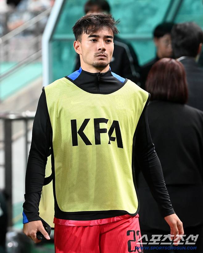 14일 서울월드컵경기장에서 열린 축구대표팀과 파라과이의 평가전. 그라운드에 나선 옌스 카스트로프의 모습. 상암=허상욱 기자wook@sportschosun.com/2025.10.14/