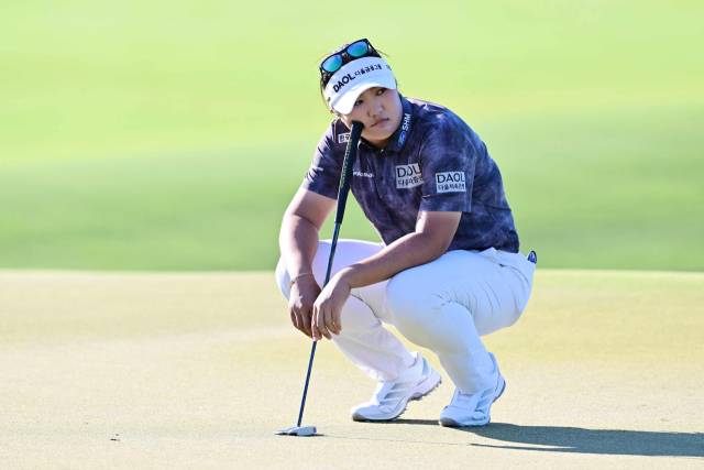퍼팅을 앞두고 고심하고 있는 유해란. 사진 제공=AFP연합뉴스
