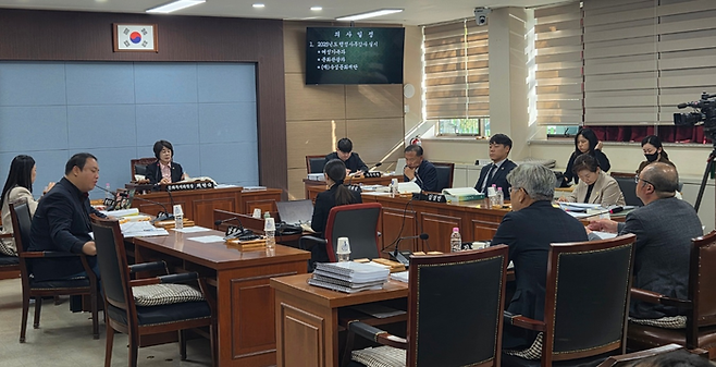 14일 대구 수성구의회가 수성구청 출자출연기관인 수성문화재단에 대한 2025년도 행정사무감사를 실시했다. 최시웅기자