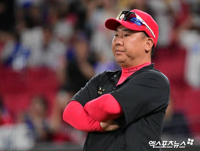 10일 오후 광주기아챔피언스필드에서 열린 '2025 신한 SOL Bank KBO리그' 삼성 라이온즈와 KIA 타이거즈의 경기, KIA가 3안타 3타점을 기록한 박찬호의 활약에 힘입어 삼성에 4:0으로 승리했다. KIA 이범호 감독이 기뻐하고 있다. 엑스포츠뉴스 DB