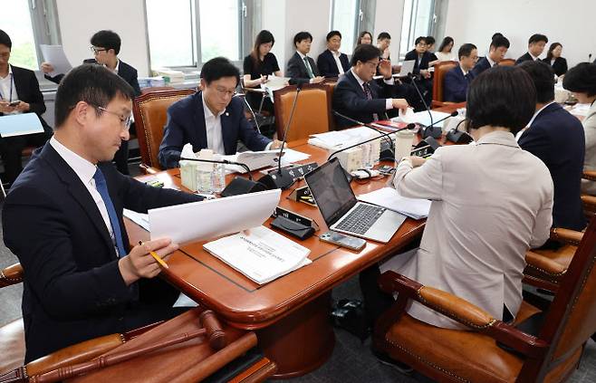 지난 7월 2일 국회에서 열린 예산결산특별위원회의 2025년도 제2회 추가경정예산안 등 조정소위 모습(사진 = 연합뉴스)