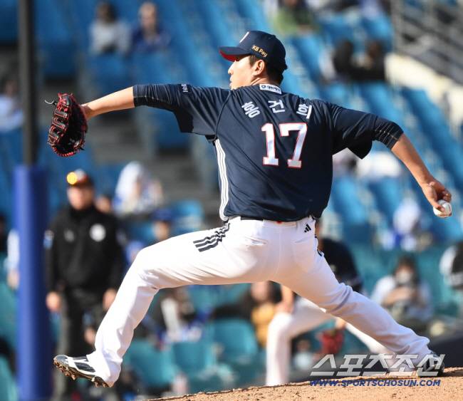 11일 대구 라이온즈파크에서 열린 시범경기 두산-삼성전. 홍건희가 투구하고 있다. 대구=정재근 기자 cjg@sportschosun.com/2025.3.11/
