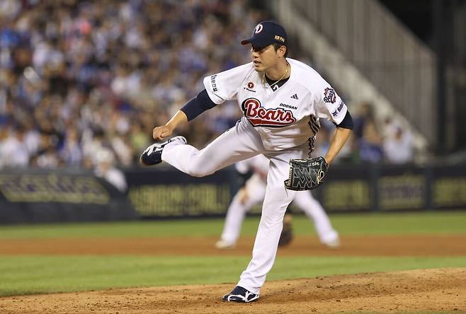 ▲ 홍건희는 규정에 따라 두산을 제외한 나머지 9개 구단과 자유롭게 계약할 수 있으며, 보상 조건도 없다 ⓒ두산베어스