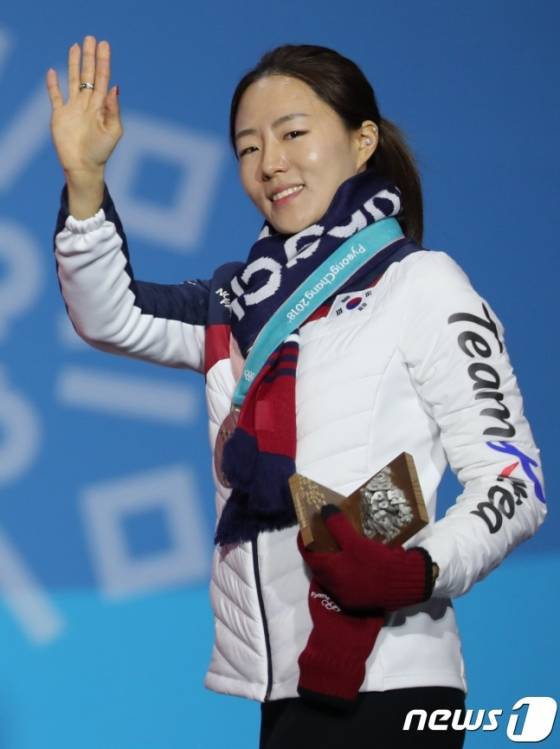 '빙속 여제' 이상화가 정든 스케이트화를 벗는다. /사진=뉴스1