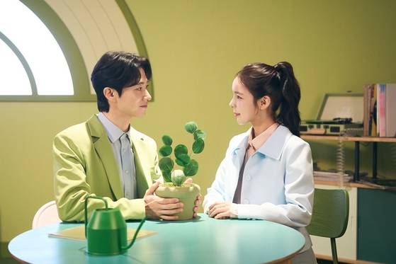 11월 11일 뮤지컬 '어쩌면 해피엔딩' 무대에 오른 신성민, 박진주(왼쪽부터). NHN링크 제공.