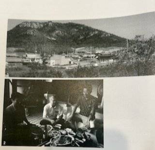 아사쿠라 교수가 1970년 대 찍은 도초도 신교리 전경(사진 위). 아래는 주민들과 함께 하는 모습(아사쿠라 교수 제공)