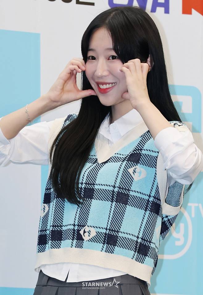 크리에이터 쯔양이 19일 오전 서울 마포구 상암동 스탠포드호텔에서 진행된 ENA 예능 '어디로 튈지 몰라' 제작발표회에 참석해 포즈를 취하고 있다. 짜여진 리스트도 사전 기획된 코스도 없이 오로지 맛집 사장님들의 릴레이 추천에 따라 인생 맛집을 찾아다니는 '노(No) 섭외 즉흥 맛집 투어 예능' 어디로 튈지 몰라는 오는 21일 첫 방송된다. /2025.09.19 /사진=이동훈 photoguy@