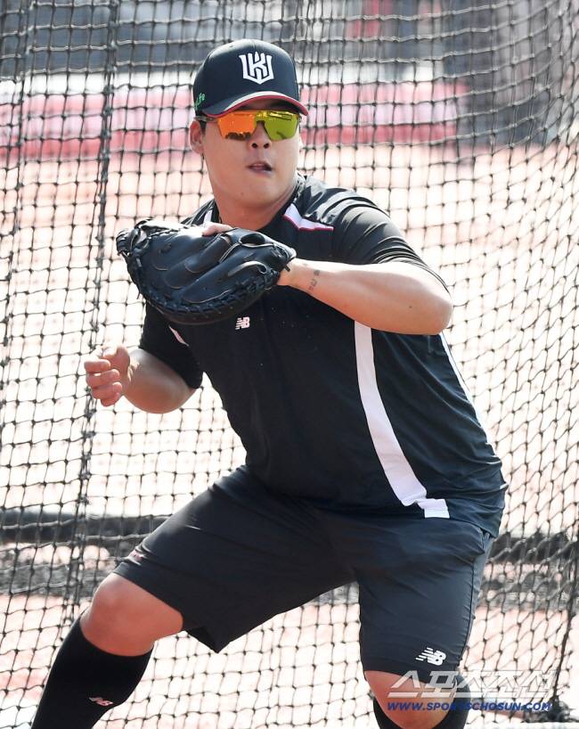 22일 수원 KT위즈파크에서 열린 한화와 KT의 개막전. KT 강백호가 포수 수비 훈련을 하고 있다. 수원=정재근 기자 cjg@sportschosun.com/2025..3.22/