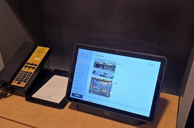 kt m&s가 서울 선릉역 3성급 호텔 ‘호텔 뉴브’ 전 객실에 하이오더 서비스를 구축했다. 사진=kt m&s