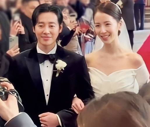 왼쪽부터 김동욱, 스텔라 김 부부 /사진=인스타그램