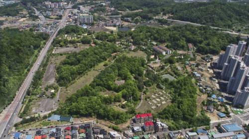 ◇원주 태장동에 있는 옛 미군기지인 캠프롱 부지. 이곳의 소유권이 내년 하반기께 국방부에서 원주시로 이전될 전망이다. <원주시 제공>