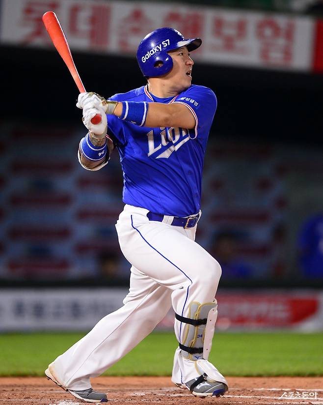 FA 시장에 나온 최형우를 놓고 영입경쟁이 붙은 것 자체가 그의 가치를 설명한다. KIA, 삼성 사이에서 그의 행선지는 초미의 관심사다. 삼성 시절 최형우. 스포츠동아 DB