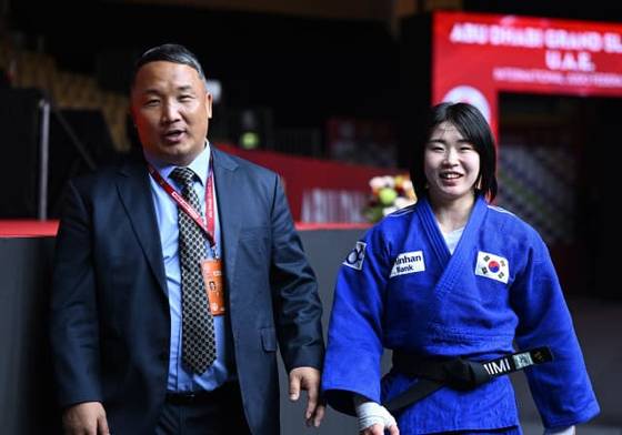 김정훈 코치(왼쪽)와 허미미. 사진 IJF