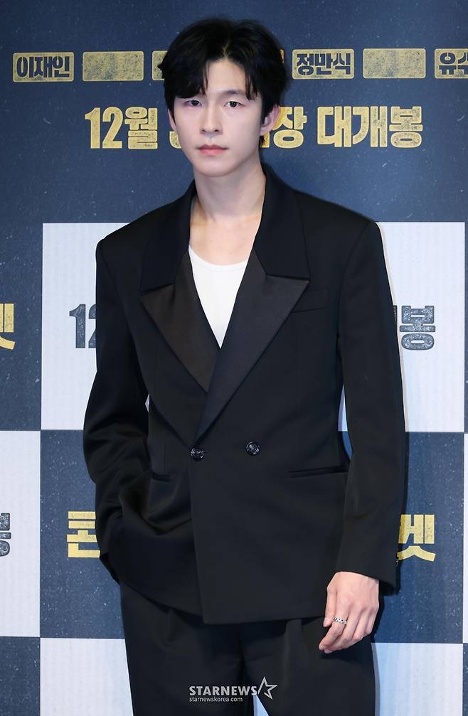 배우 홍경이 1일 오후 서울 송파구 롯데시네마 월드타워점에서 진행된 영화 '콘크리트마켓'(감독 홍기원) 언론배급시사회 및 기자간담회에 참석해 포즈를 취하고 있다. /2025.12.01 /사진=이동훈 photoguy@