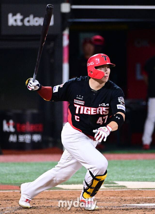 2025년 8월 29일 오후 경기도 수원KT위즈파크에서 열린 '2025 신한 SOL뱅크 KBO 리그' KIA 타이거즈와 KT 위즈의 경기. KIA 나성범이 4회초 2사 후 타격하고 있다./마이데일리