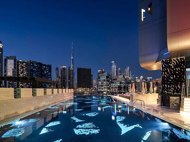 도시 전망을 자랑하는 하이드 호텔 두바이의 인피니티 풀. 사진제공| VisitDubai