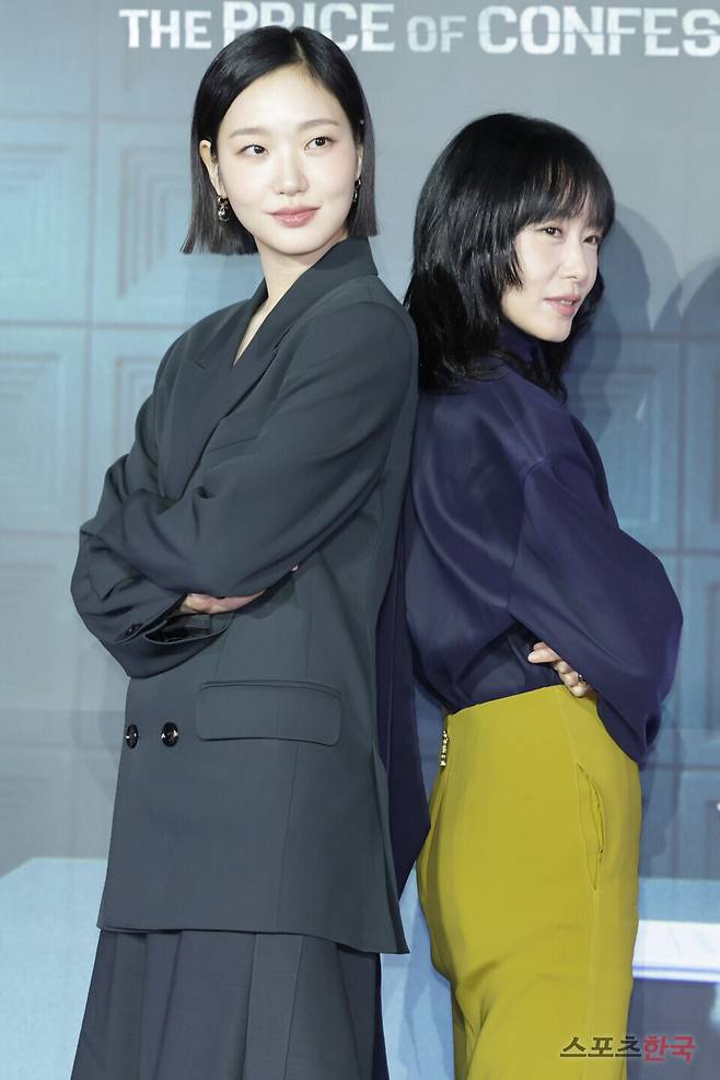 넷플릭스 시리즈 '자백의 대가' 언론시사회 및 기자간담회에 참석한 배우 김고은, 전도연. 25. 12.3 ⓒ이혜영 기자 lhy@hankooki.com