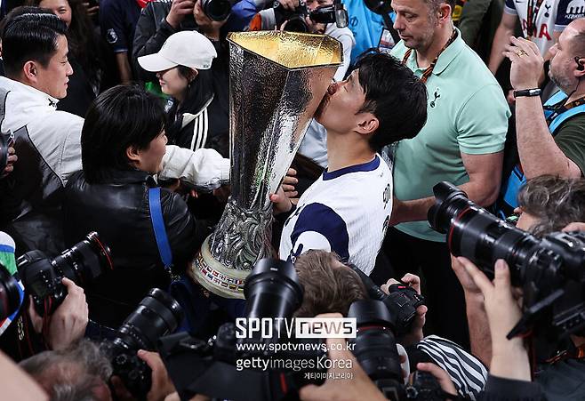 ▲ 10년을 함께한 손흥민과 토트넘 팬들이 마침내 제대로 작별할 수 있는 순간이 다가오고 있다. 12월 10일 손흥민이 슬라비아 프라하전에 북런던서 모습을 드러낸다.